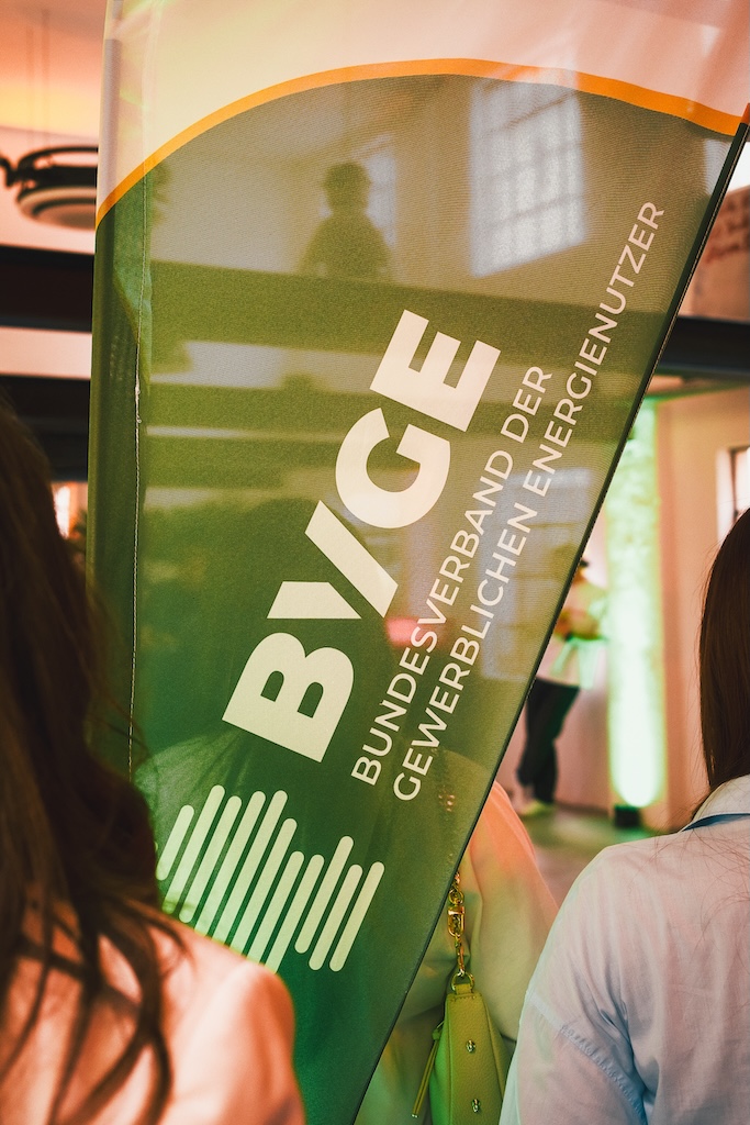 bvge_bash-boom-bang_0125